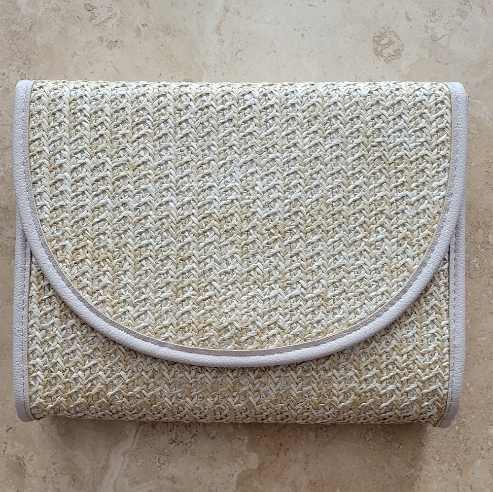 Woven clutch
